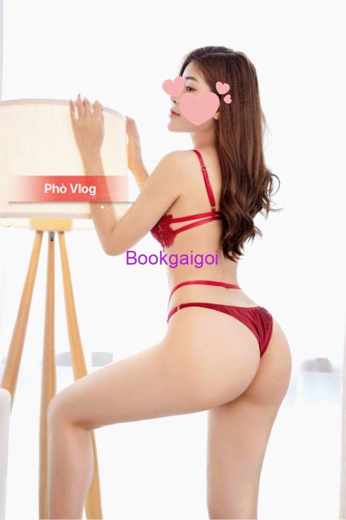 Ngọc Trinh Vú to mông khủng trẻ trung xinh đẹp (4)